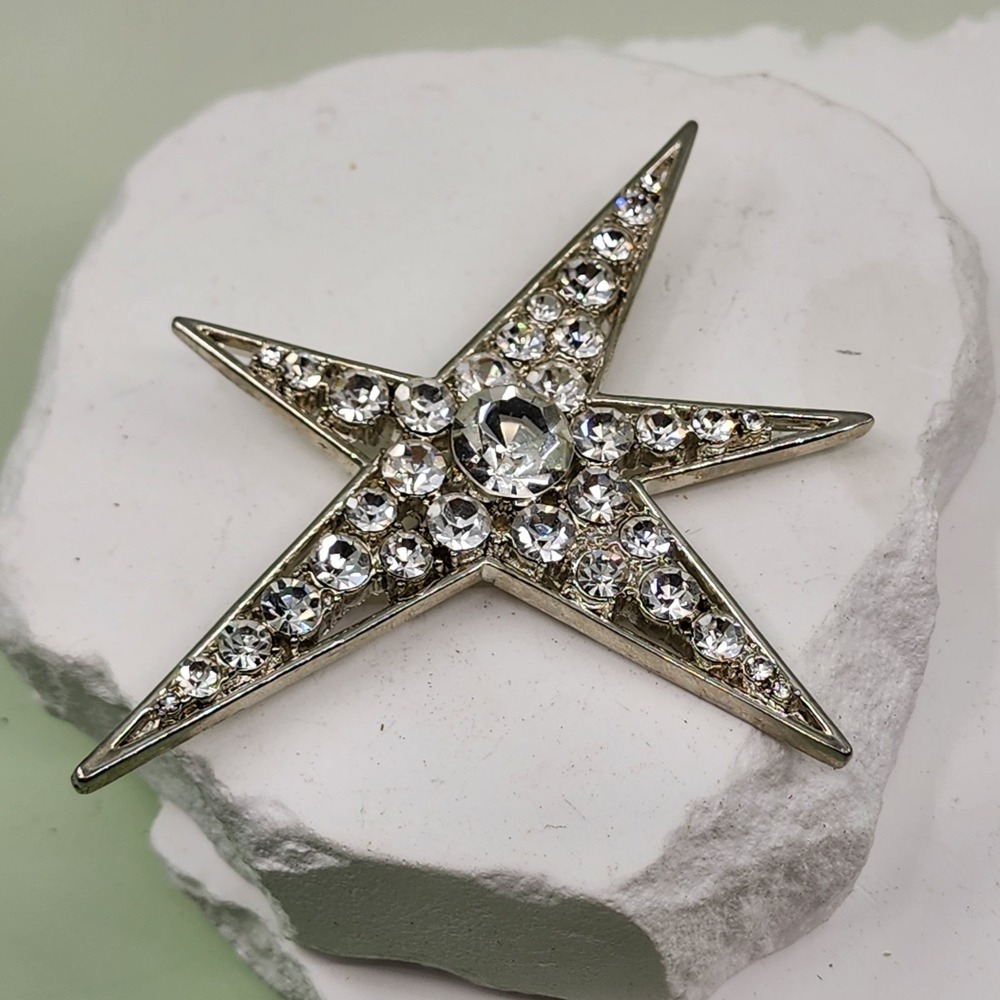 Silver Tone Rhinestone Star Brooch Pin Vintage Celestial Glam Statement Gift